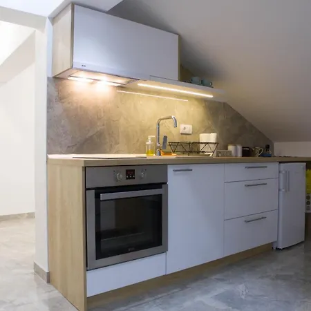 New Moment Lux 2 * Zarkovo